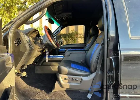 2004 Ford Excursion Eddie Bauer z USA, uszkodzony, nr VIN 1FMSU45P14EA06923